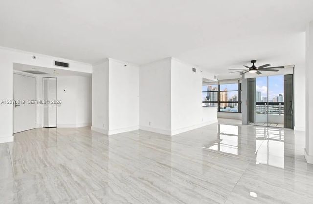 4 of 33 - 19195 Ne 36th Court #2601, Aventura, FL
