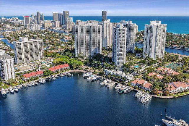 2 of 35 - 21205 Yacht Club Drive #2310, Aventura, FL