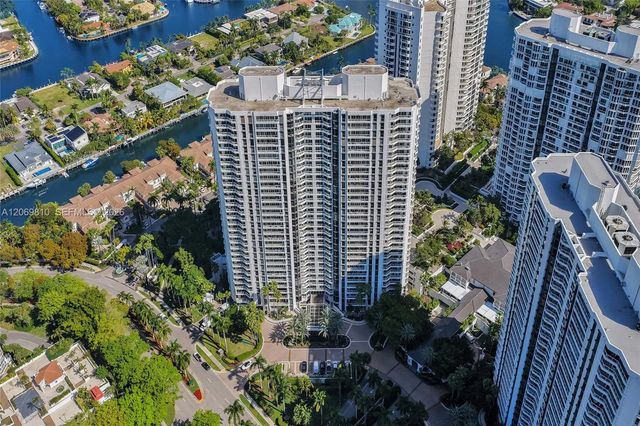 3 of 35 - 21205 Yacht Club Drive #2310, Aventura, FL