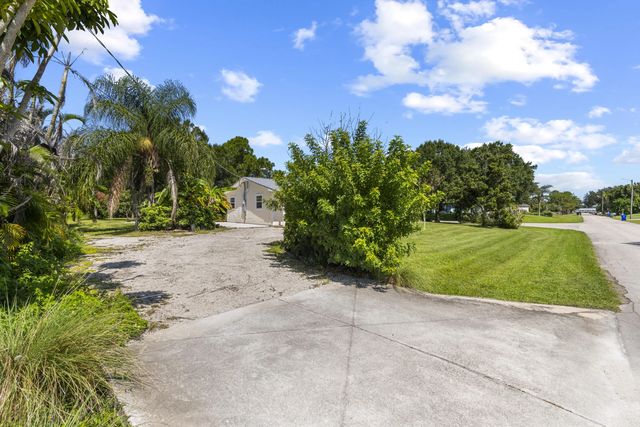 3 of 26 - 874 Blossom Drive, Sebastian, FL