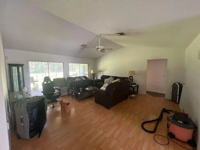 3 of 6 - 2210 Se Grand Drive, Port St. Lucie, FL