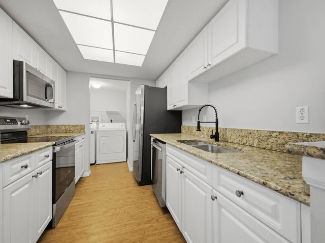 4 of 44 - 900 Crestwood Court S #920, Royal Palm Beach, FL
