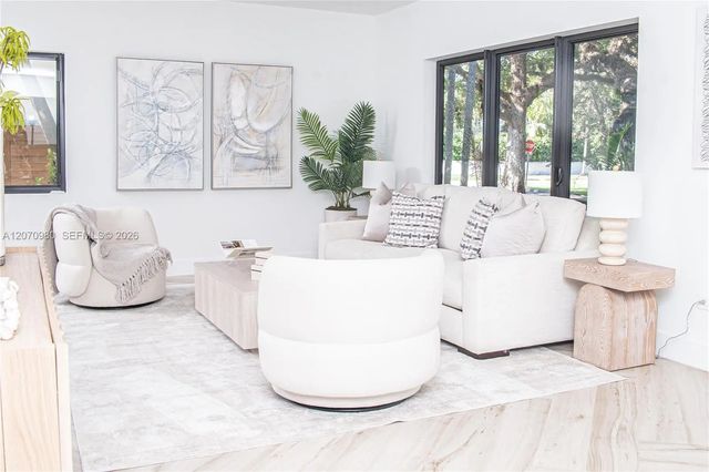 5 of 12 - 4310 Monserrate Street, Coral Gables, FL