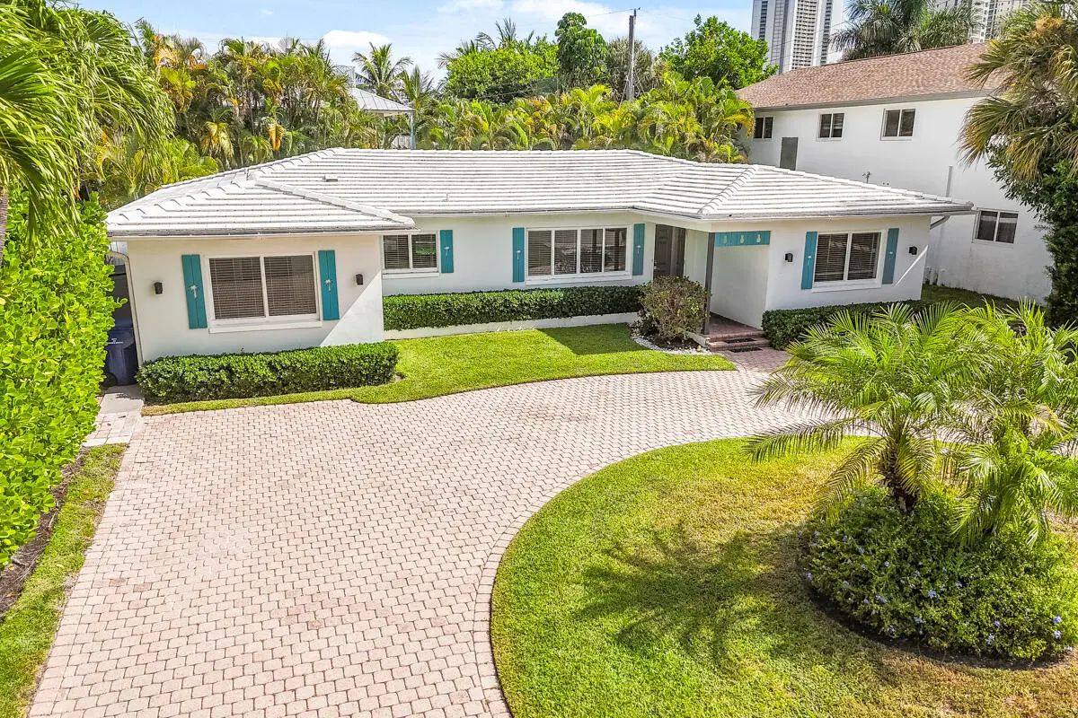 Photo for MLS B26069161 in 1182 Beach Road Singer Island, FL - 33404