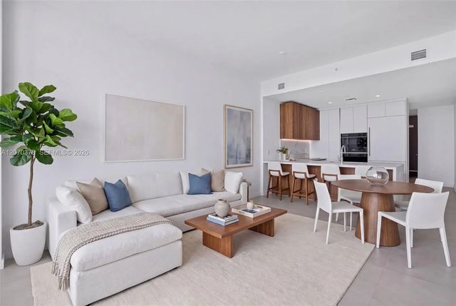 4 of 60 - 1400 Biscayne Boulevard #1605, Miami, FL