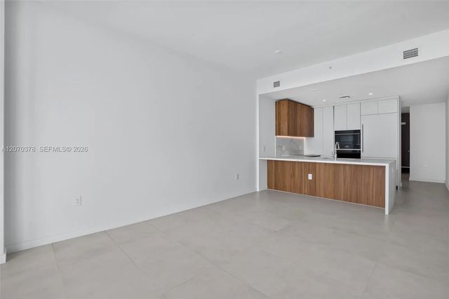 5 of 60 - 1400 Biscayne Boulevard #1605, Miami, FL