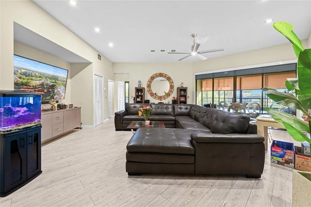 5 of 36 - 7520 La Paz Boulevard #306, Boca Raton, FL