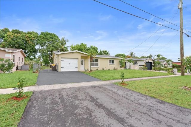 3 of 18 - 3561 Nw 41st Street, Lauderdale Lakes, FL