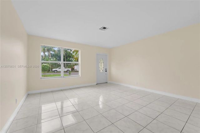 5 of 18 - 3561 Nw 41st Street, Lauderdale Lakes, FL