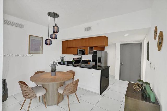 5 of 56 - 1750 N Bayshore Drive #2202, Miami, FL