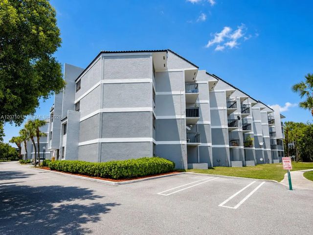 1820 N Congress Avenue #305, West Palm Beach