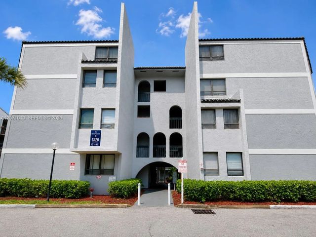 2 of 16 - 1820 N Congress Avenue #305, West Palm Beach, FL