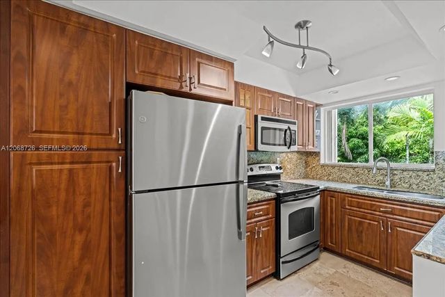 5 of 22 - 1914 Sw 17th Avenue #24, Miami, FL