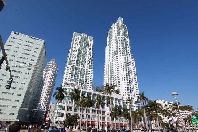 2 of 17 - 244 Biscayne Boulevard #1707, Miami, FL