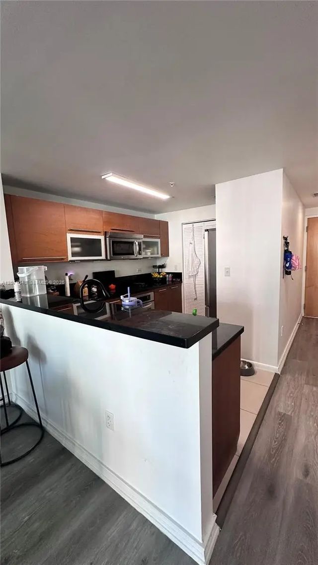 5 of 17 - 244 Biscayne Boulevard #1707, Miami, FL