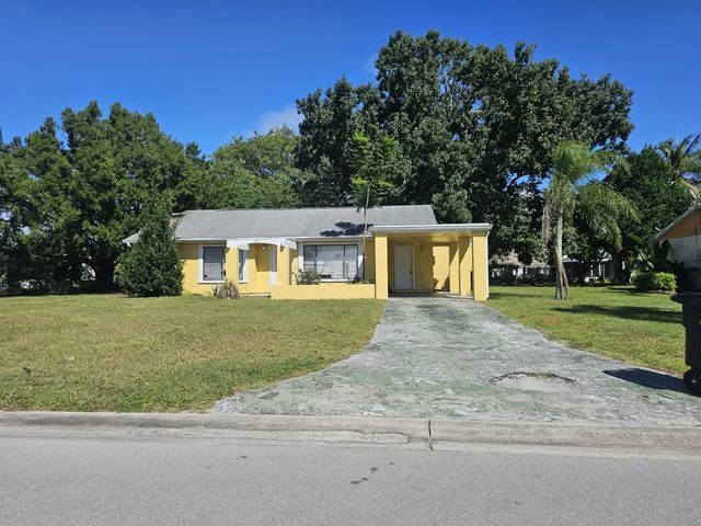 1917 Se Burgundy Lane, Port St. Lucie