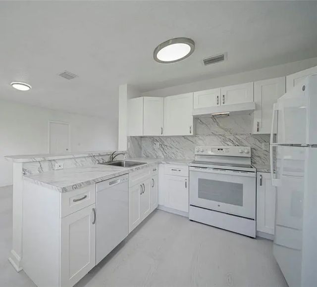 4 of 9 - 221 Sw 78th Place #221/231, Miami, FL