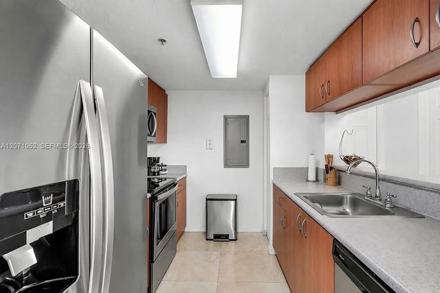 4 of 18 - 816 Nw 11th Street #607, Miami, FL