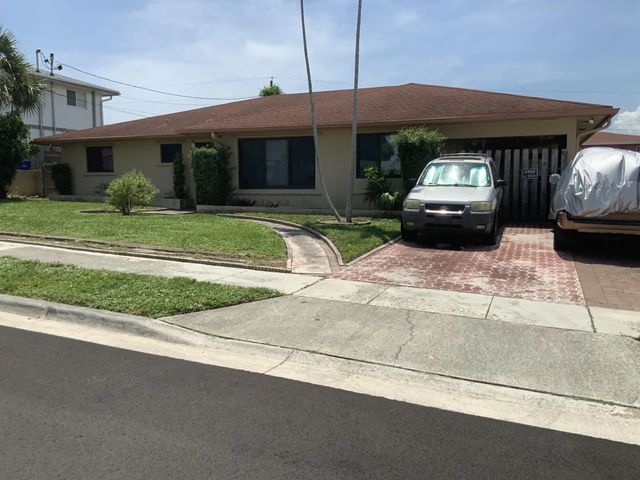 3 of 6 - 941 W 7th Street, Riviera Beach, FL