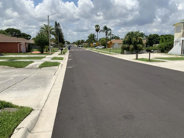 4 of 6 - 941 W 7th Street, Riviera Beach, FL
