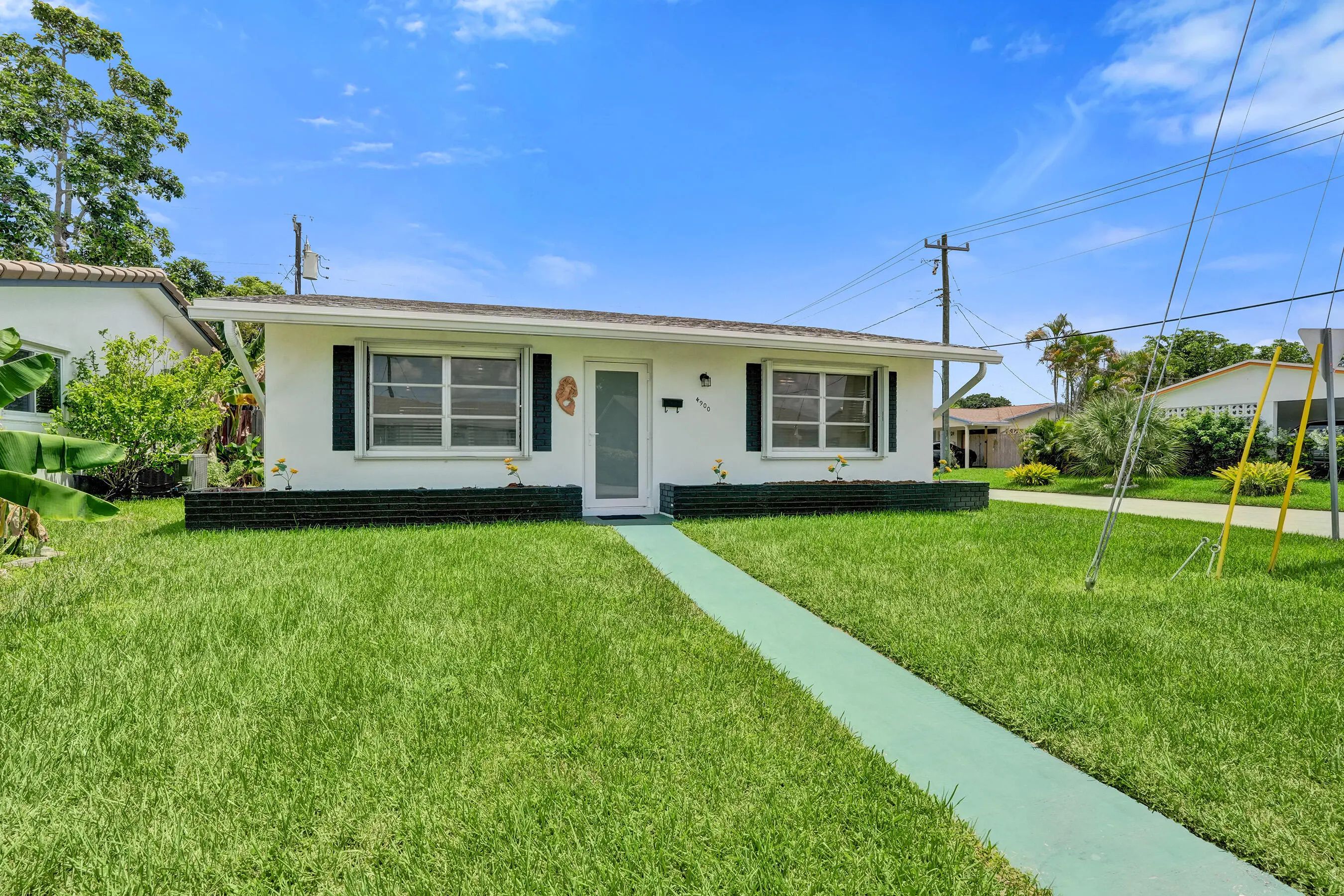 4900 Nw 27 Terrace, Tamarac