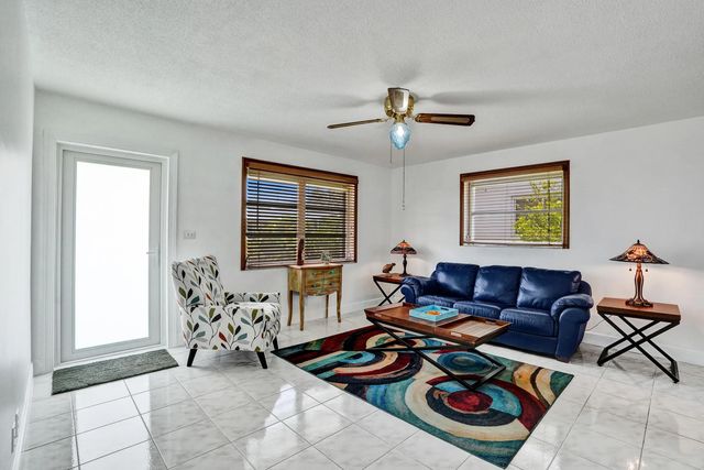 3 of 31 - 4900 Nw 27 Terrace, Tamarac, FL