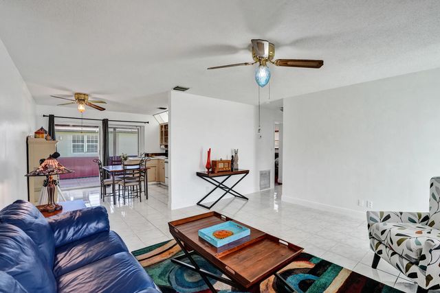 4 of 31 - 4900 Nw 27 Terrace, Tamarac, FL