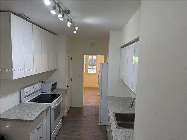 5 of 18 - 1700 Cortez Street, Coral Gables, FL