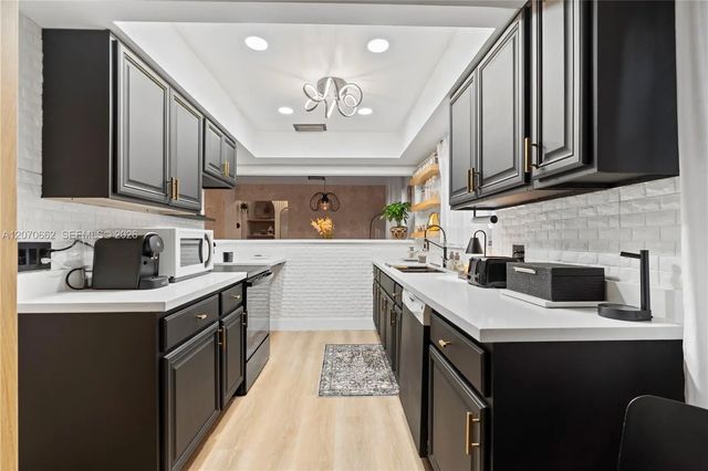 3 of 39 - 1641 Nw 96th Terrace, Pembroke Pines, FL