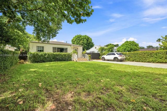 2 of 33 - 240 Carlisle Drive, Miami Springs, FL