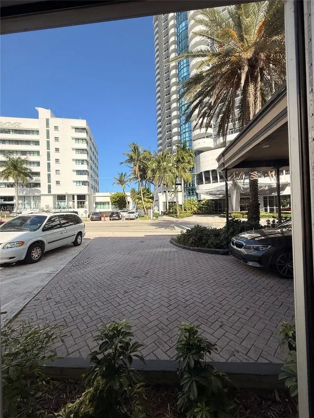 6300 Collins Avenue, Miami Beach