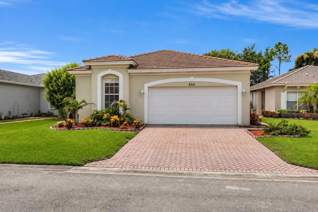 868 Sw Rocky Bayou Terrace, Port St. Lucie