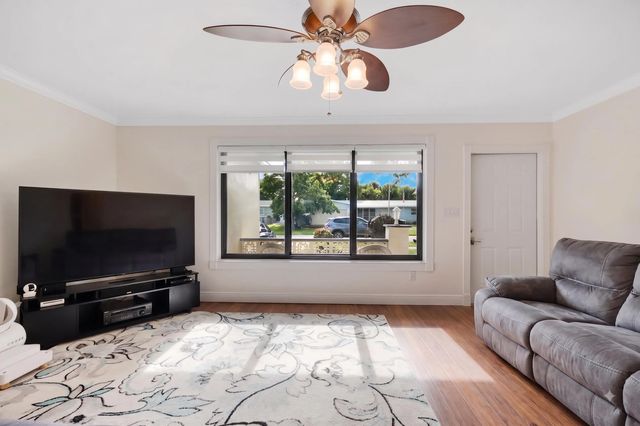 4 of 28 - 510 Nw 93rd Terrace, Pembroke Pines, FL