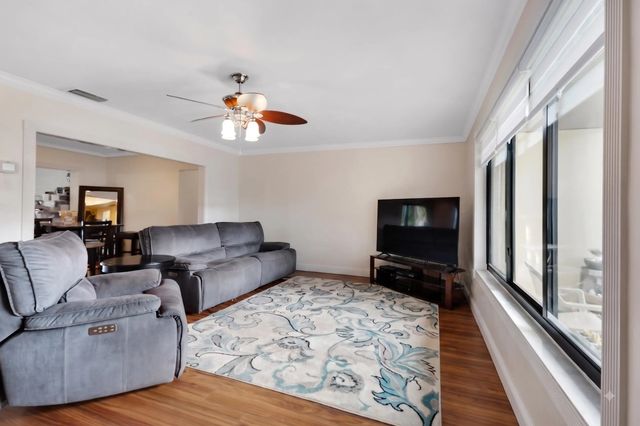 5 of 28 - 510 Nw 93rd Terrace, Pembroke Pines, FL