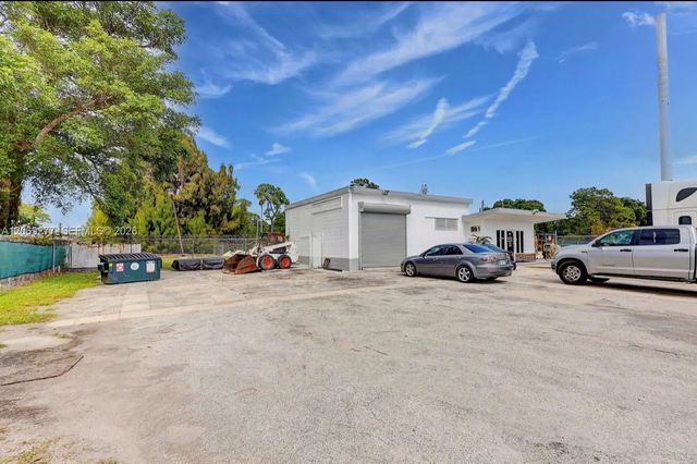 4 of 23 - 2108 Orange Avenue, Fort Pierce, FL