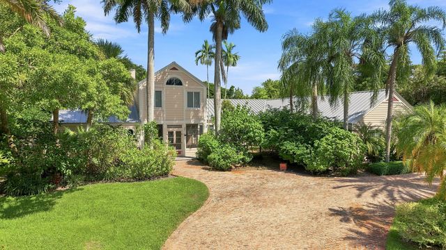 2705 Hackney Road, Weston
