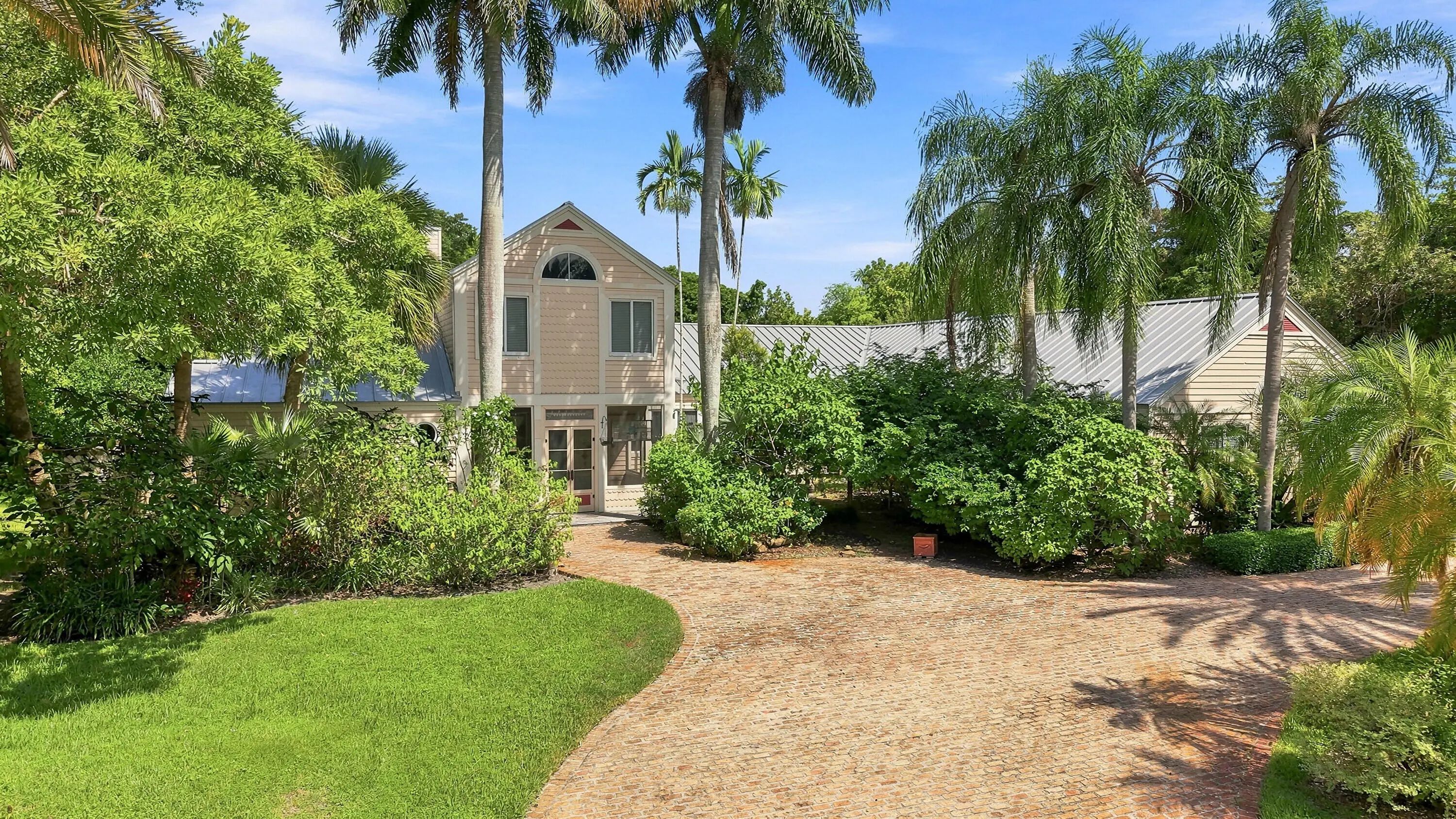 2705 Hackney Road, Weston
