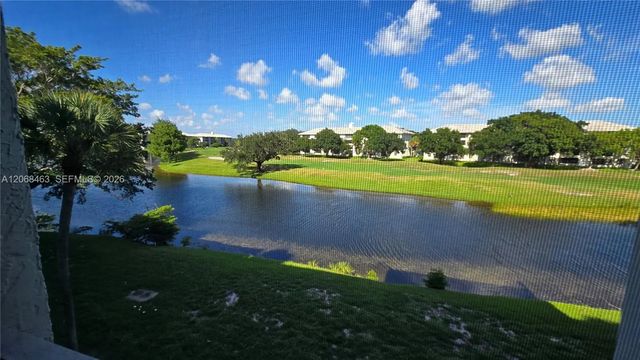 3 of 29 - 9230 Lagoon Place #310, Davie, FL