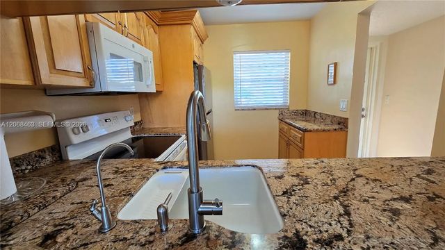 5 of 29 - 9230 Lagoon Place #310, Davie, FL