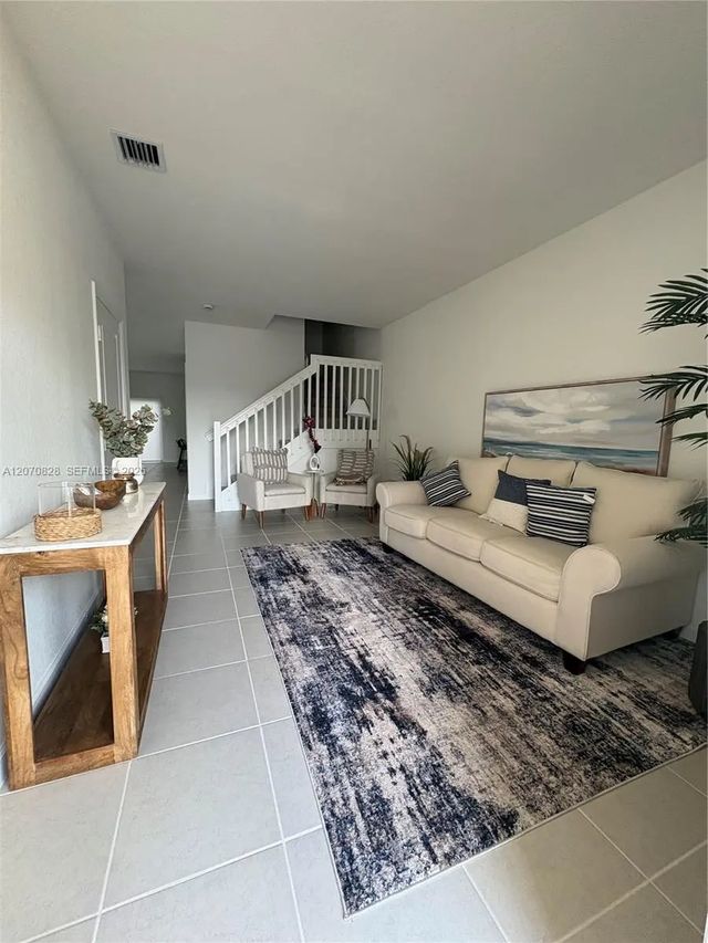 3 of 11 - 2409 Se 28th Street, Homestead, FL