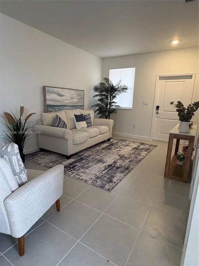 4 of 11 - 2409 Se 28th Street, Homestead, FL