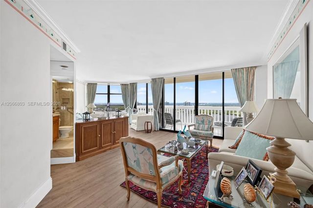 3 of 39 - 1000 Island Boulevard #2911, Aventura, FL