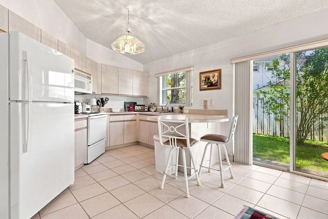 3 of 21 - 7460 Nw 1st Manor, Plantation, FL