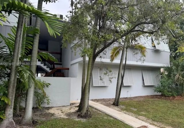 7325 Sw 63rd Avenue #102-b, South Miami