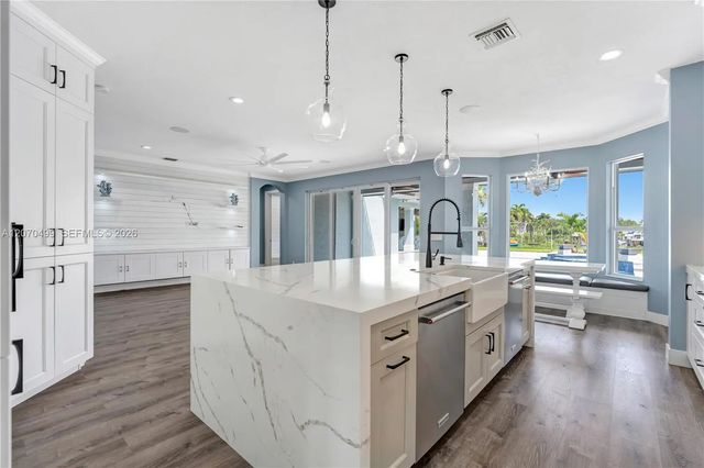 3 of 100 - 665 Sw Yacht Basin Way, Stuart, FL