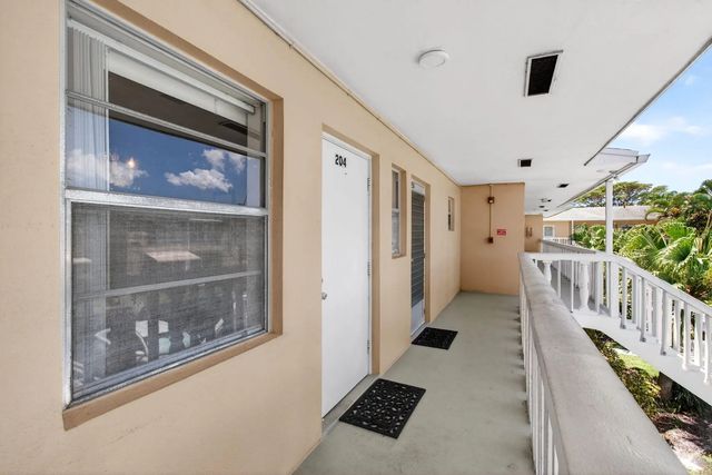 3 of 12 - 2101 Ne 1st Court #204, Boynton Beach, FL