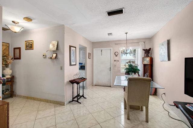 5 of 12 - 2101 Ne 1st Court #204, Boynton Beach, FL