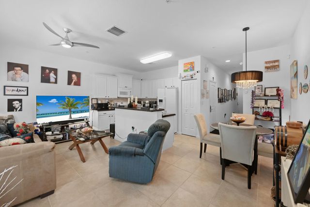 5 of 27 - 701 Sw 1st Terrace, Pompano Beach, FL