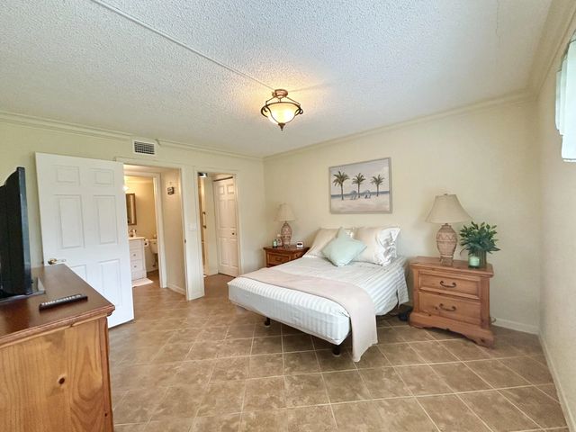 4 of 35 - 131 Lake Pine Circle #d-1, Greenacres, FL