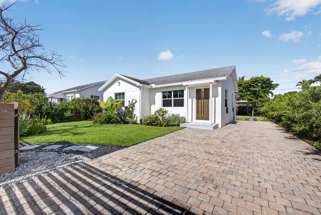 2 of 55 - 1309 N Palmway, Lake Worth Beach, FL